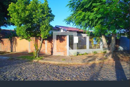Casa à venda com 150m², 4 quartos e 2 vagas Casa à venda com 150m², 4 quartos e 2 vagasfachada