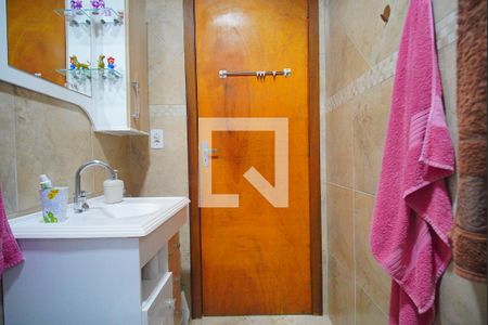 Casa à venda com 150m², 4 quartos e 2 vagas Casa à venda com 150m², 4 quartos e 2 vagasBanheiro