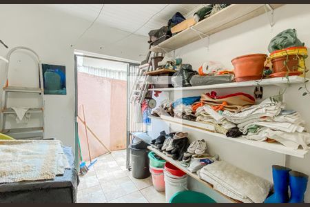 Casa à venda com 120m², 4 quartos e 1 vagaÁrea de serviço 