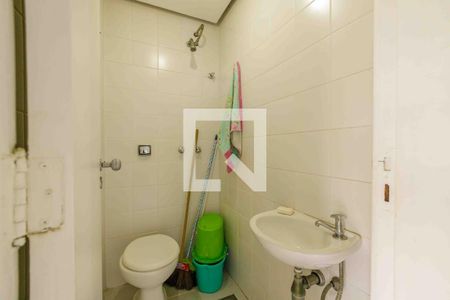 Apartamento para alugar com 205m², 4 quartos e 2 vagas Apartamento para alugar com 205m², 4 quartos e 2 vagasBanheiro de Serviço