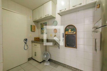 Apartamento para alugar com 205m², 4 quartos e 2 vagas Apartamento para alugar com 205m², 4 quartos e 2 vagasCozinha