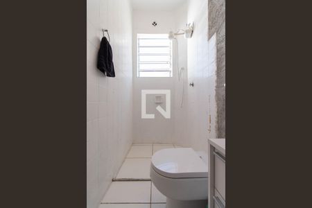 Casa à venda com 240m², 2 quartos e 1 vagaBanheiro