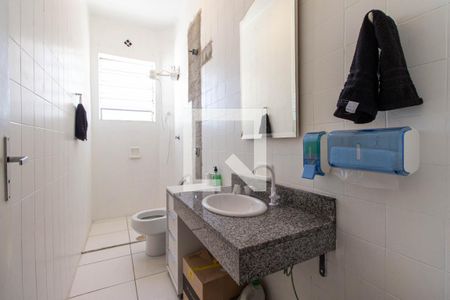 Casa à venda com 240m², 2 quartos e 1 vagaBanheiro