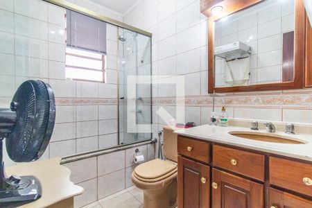 Casa à venda com 200m², 5 quartos e 5 vagas Casa à venda com 200m², 5 quartos e 5 vagasBanheiro 4