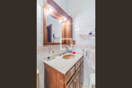 Casa à venda com 200m², 5 quartos e 5 vagas Casa à venda com 200m², 5 quartos e 5 vagasBanheiro 4