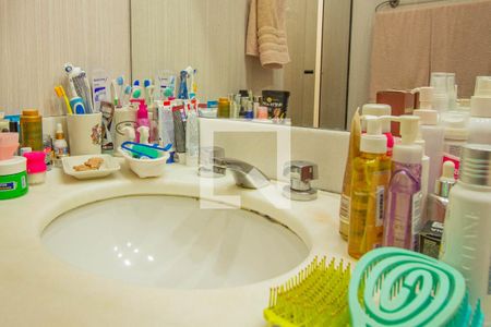Apartamento à venda com 107m², 2 quartos e 1 vaga Apartamento à venda com 107m², 2 quartos e 1 vagaBanheiro da Suíte