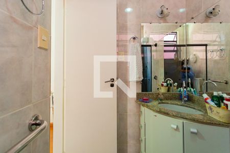 Casa à venda com 360m², 5 quartos e 3 vagas Casa à venda com 360m², 5 quartos e 3 vagasBanheiro da Suíte