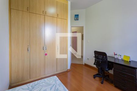 Casa à venda com 360m², 5 quartos e 3 vagas Casa à venda com 360m², 5 quartos e 3 vagasQuarto 1