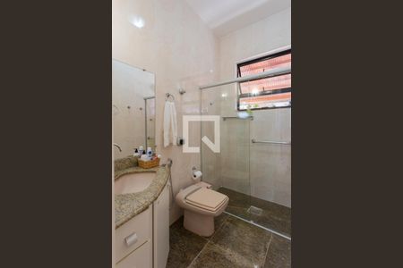 Casa à venda com 360m², 5 quartos e 3 vagas Casa à venda com 360m², 5 quartos e 3 vagasBanheiro