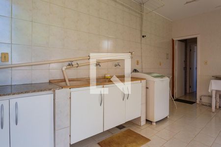 Casa à venda com 360m², 5 quartos e 3 vagas Casa à venda com 360m², 5 quartos e 3 vagasÁrea de Serviço