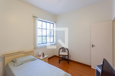 Casa à venda com 360m², 5 quartos e 3 vagas Casa à venda com 360m², 5 quartos e 3 vagasQuarto 2