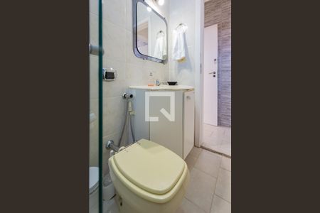 Casa à venda com 360m², 5 quartos e 3 vagas Casa à venda com 360m², 5 quartos e 3 vagasBanheiro de serviço