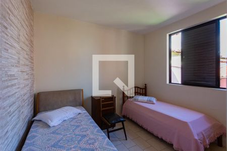 Casa à venda com 360m², 5 quartos e 3 vagas Casa à venda com 360m², 5 quartos e 3 vagasQuarto de Serviço