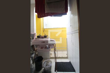 Casa de condomínio à venda com 250m², 3 quartos e 3 vagas Casa de condomínio à venda com 250m², 3 quartos e 3 vagasCozinha e Área de Serviço