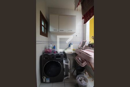 Casa de condomínio à venda com 250m², 3 quartos e 3 vagas Casa de condomínio à venda com 250m², 3 quartos e 3 vagasCozinha e Área de Serviço