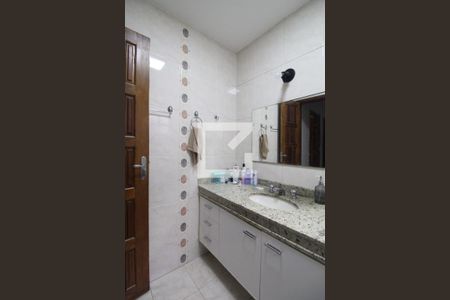 Casa de condomínio à venda com 250m², 3 quartos e 3 vagas Casa de condomínio à venda com 250m², 3 quartos e 3 vagasBanheiro Social