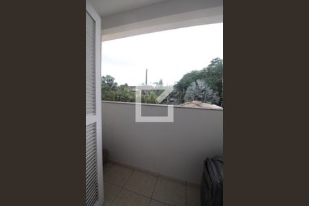 Casa de condomínio à venda com 250m², 3 quartos e 3 vagas Casa de condomínio à venda com 250m², 3 quartos e 3 vagasVaranda