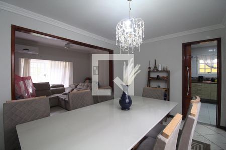 Casa de condomínio à venda com 250m², 3 quartos e 3 vagas Casa de condomínio à venda com 250m², 3 quartos e 3 vagasSala de Jantar