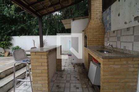 Casa de condomínio à venda com 250m², 3 quartos e 3 vagas Casa de condomínio à venda com 250m², 3 quartos e 3 vagasChurrasqueira