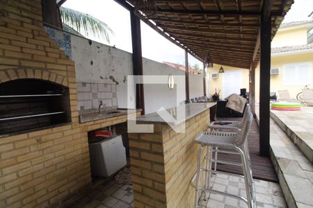 Casa de condomínio à venda com 250m², 3 quartos e 3 vagas Casa de condomínio à venda com 250m², 3 quartos e 3 vagasChurrasqueira