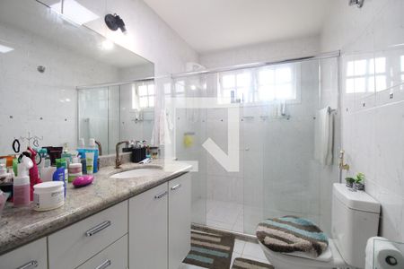 Casa de condomínio à venda com 250m², 3 quartos e 3 vagas Casa de condomínio à venda com 250m², 3 quartos e 3 vagasBanheiro Social