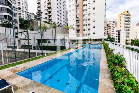 Apartamento à venda com 76m², 2 quartos e 2 vagas Apartamento à venda com 76m², 2 quartos e 2 vagasÁrea comum - Piscina