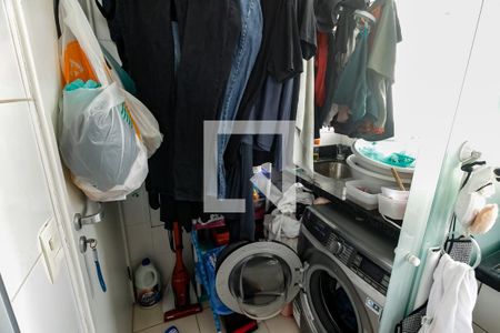 Apartamento à venda com 76m², 2 quartos e 2 vagas Apartamento à venda com 76m², 2 quartos e 2 vagasDetalhe da area de serviço