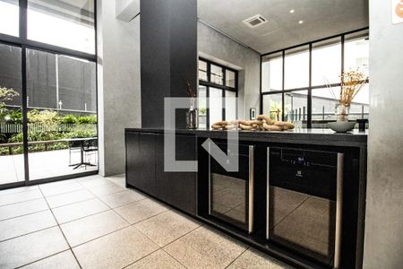 Apartamento para alugar com 38m², 1 quarto e sem vaga Apartamento para alugar com 38m², 1 quarto e sem vagaÁrea comum - Salão de festas, balcão com adegas