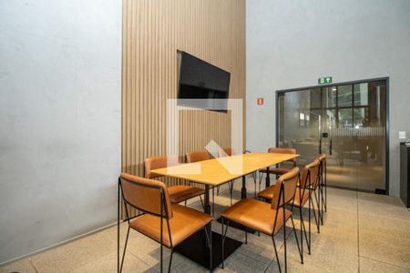 Apartamento para alugar com 38m², 1 quarto e sem vaga Apartamento para alugar com 38m², 1 quarto e sem vagaÁrea comum - Salão de festas, mesa comunitária e TV
