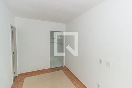Sala de casa para alugar com 2 quartos, 100m² em Vila Kosmos, Rio de Janeiro