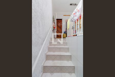 Casa à venda com 127m², 3 quartos e 4 vagas Casa à venda com 127m², 3 quartos e 4 vagasEscada Acesso Interno