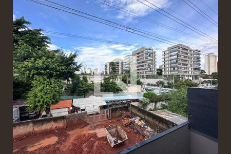 Casa de condomínio à venda com 218m², 3 quartos e 2 vagasVista Quarto 2