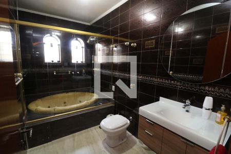 Casa à venda com 650m², 3 quartos e 6 vagasBanheiro da Suíte