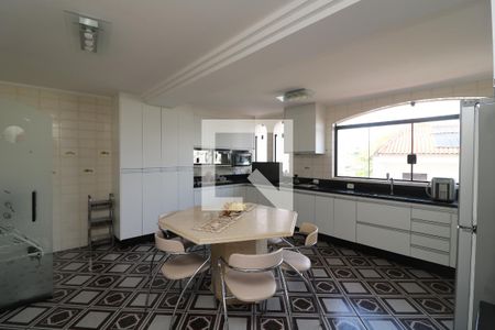 Casa à venda com 650m², 3 quartos e 6 vagasCozinha