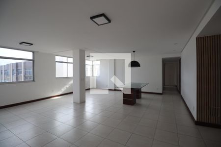 Sala  de apartamento para alugar com 3 quartos, 180m² em Pituba, Salvador