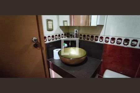 Apartamento à venda com 61m², 2 quartos e 2 vagas Apartamento à venda com 61m², 2 quartos e 2 vagasBanheiro Social