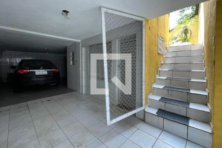 Casa à venda com 200m², 7 quartos e 3 vagas Casa à venda com 200m², 7 quartos e 3 vagasGaragem