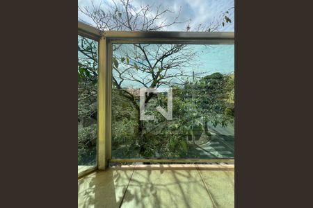 Casa à venda com 200m², 7 quartos e 3 vagas Casa à venda com 200m², 7 quartos e 3 vagasSacada - Quarto 3
