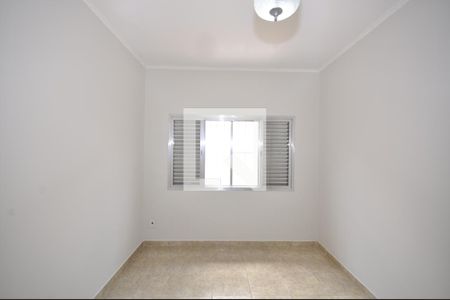 Quarto 2 de casa para alugar com 2 quartos, 80m² em Vila Paiva, São Paulo