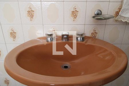 Casa à venda com 360m², 4 quartos e 8 vagasBanheiro 1