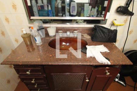 Casa à venda com 360m², 4 quartos e 8 vagasBanheiro da Suíte - Quarto 3