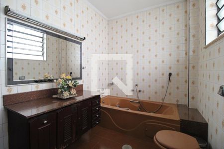 Casa à venda com 360m², 4 quartos e 8 vagasBanheiro 1