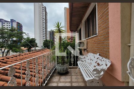 Casa à venda com 249m², 3 quartos e 4 vagas Casa à venda com 249m², 3 quartos e 4 vagasSacada