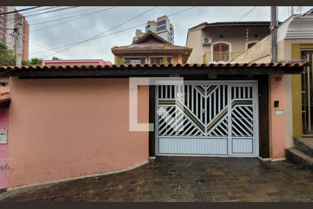 Casa à venda com 249m², 3 quartos e 4 vagas Casa à venda com 249m², 3 quartos e 4 vagasFachada