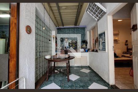 Casa à venda com 249m², 3 quartos e 4 vagas Casa à venda com 249m², 3 quartos e 4 vagasQuintal