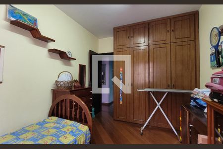 Casa à venda com 249m², 3 quartos e 4 vagas Casa à venda com 249m², 3 quartos e 4 vagasQuarto 2