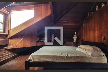 Casa à venda com 249m², 3 quartos e 4 vagas Casa à venda com 249m², 3 quartos e 4 vagasSotão