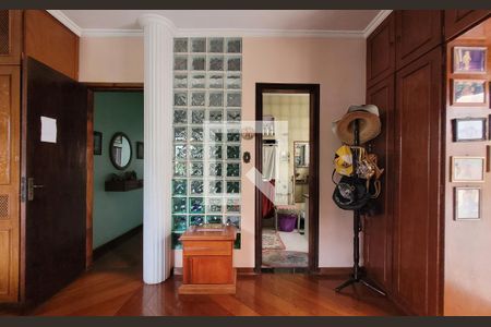 Casa à venda com 249m², 3 quartos e 4 vagas Casa à venda com 249m², 3 quartos e 4 vagasSuíte