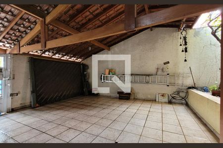 Casa à venda com 249m², 3 quartos e 4 vagas Casa à venda com 249m², 3 quartos e 4 vagasGaragem