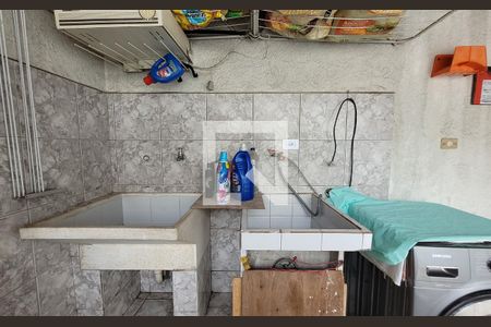 Casa à venda com 249m², 3 quartos e 4 vagas Casa à venda com 249m², 3 quartos e 4 vagasLavanderia 2